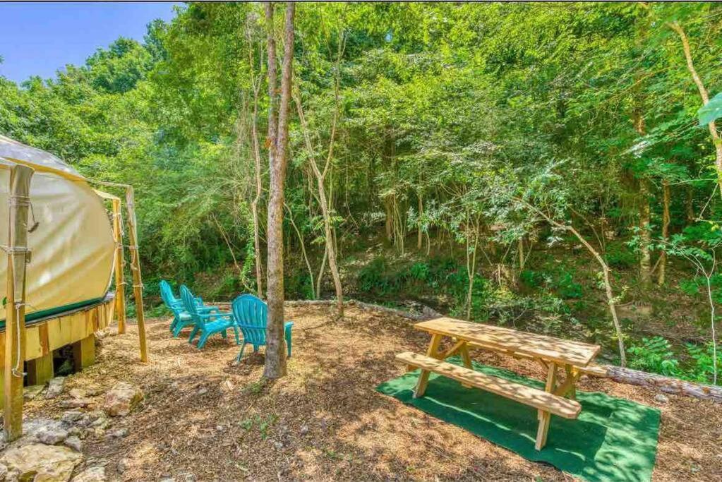 Rogersville The Pisces-A Stargazing, Luxury Glamping Tent מראה חיצוני תמונה